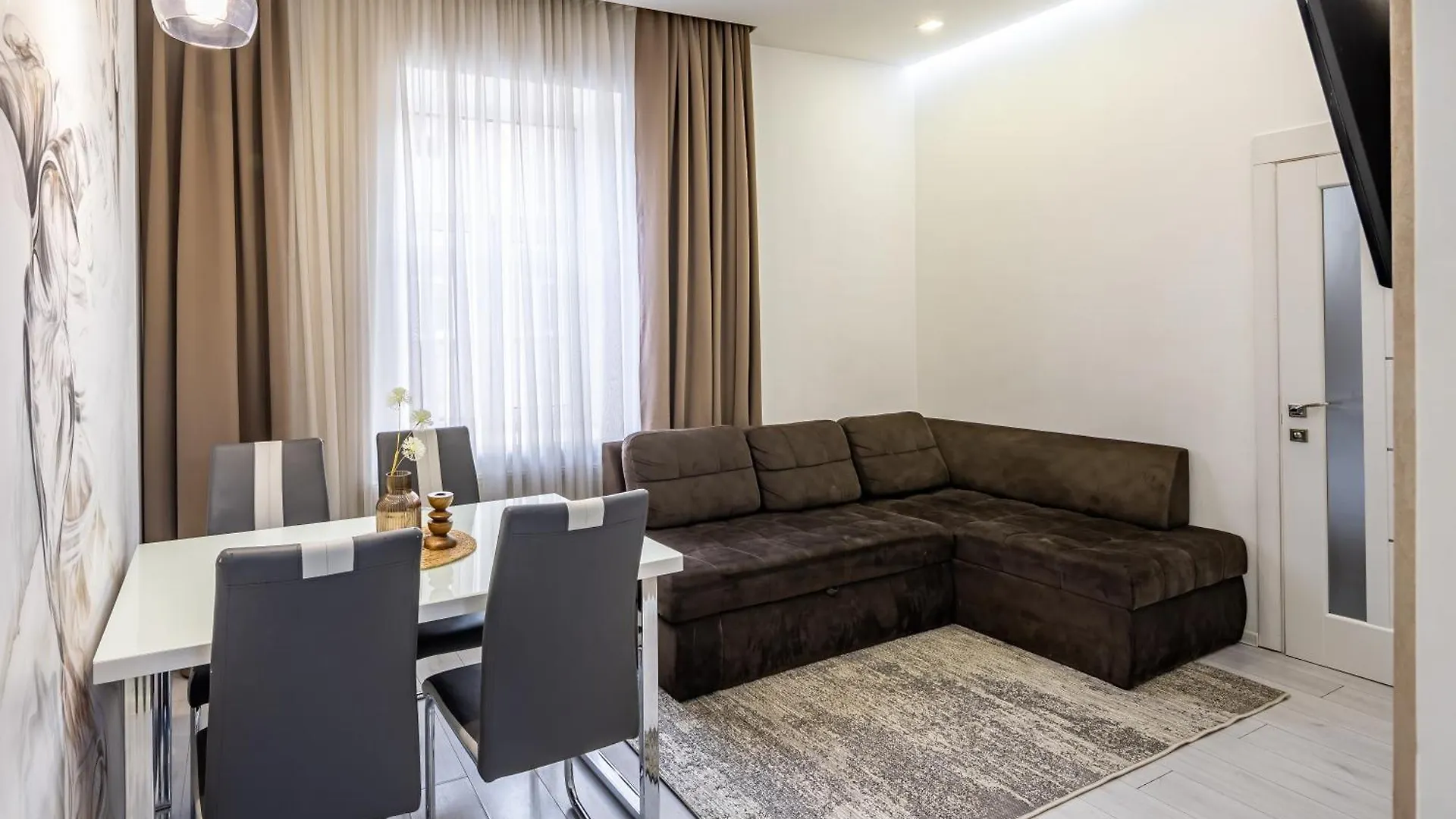 Apartament Avangard Mentsynskoho 3 Apart Lwów
